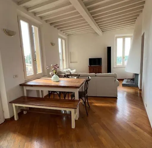 A Due Passi Dal Duomo Apartment *